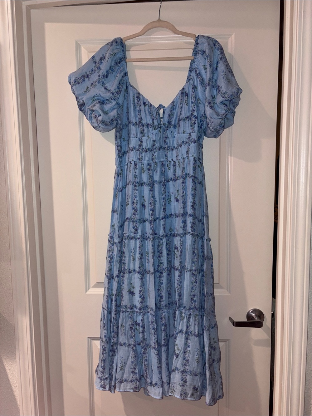 Light Blue Floral Puff-Sleeve Midi Dress